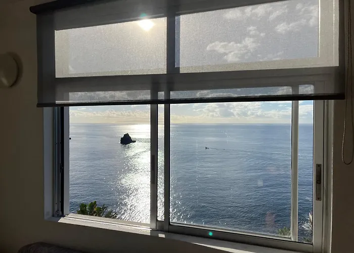 303 - * Funchal (Madeira)